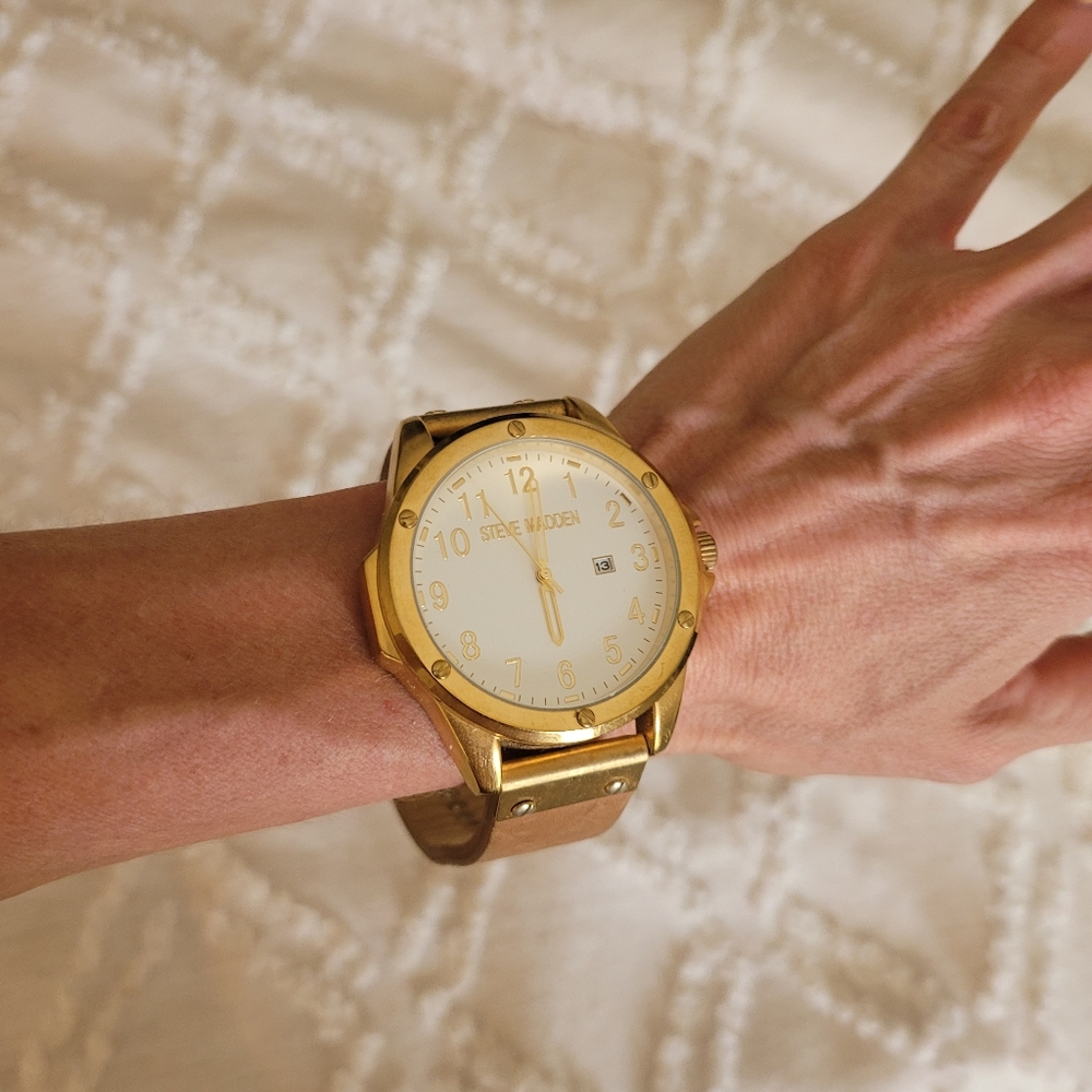 Steve Madden Gold Watch with Leather Band SMW033